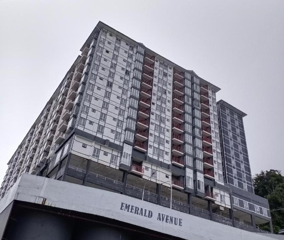 Cameron 1Room Apartment @ Emerald Avenue Бринчанг Екстер'єр фото